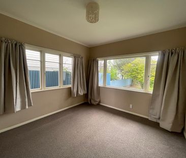 Three bedroom on Jervois - Photo 2