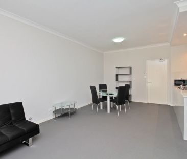 Partially Furnished, Great Value Apartment With Two Car Spaces - Photo 5