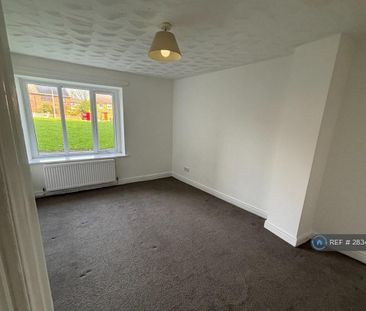 3 bedroom flat to rent - Photo 3
