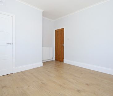 3 bedroom apartment to rent - Photo 6