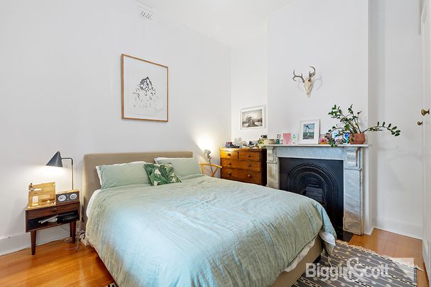 Victorian Charm - Photo 1