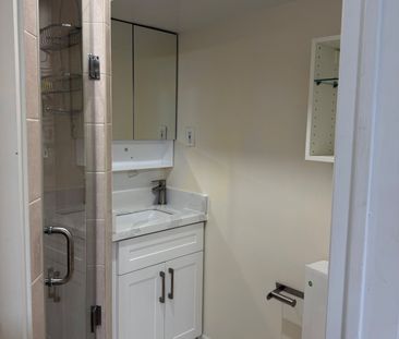 For Lease - 5 English Garden Way, Toronto, Ontario - Photo 2