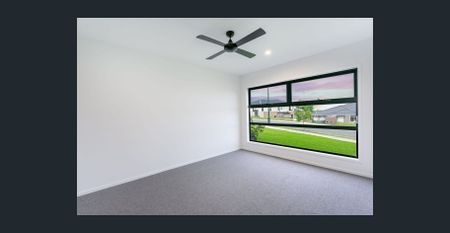 LUXURIOUS ARCHITECTURALLY DESIGNED HOME-RENT WILL INCREASE TO $720 AS OF 3/10/26 - Photo 4