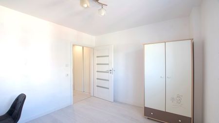 Przestronne, czteropokojowe mieszkanie - Zdjęcie 5