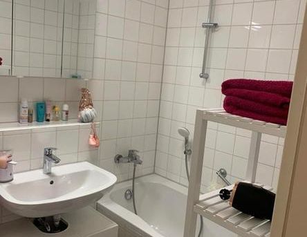 1-Raum-Wohnung mit Balkon, Dusche und Stellplatz in Naumburg - Photo 1