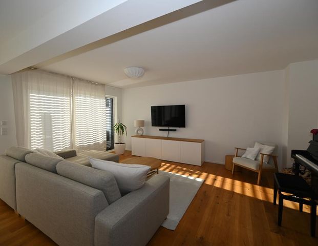 Familienfreundliche Doppelhaushälfte mit 3 großen Schlafzimmern + Studio, Neumarkt - Rittershof - Photo 1