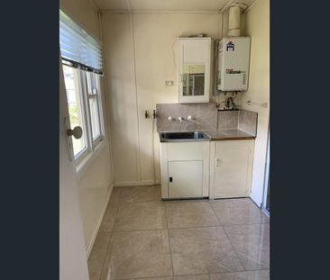 One bedroom unit for rent with its own kitchen and bathroom - Photo 6