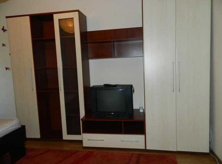 Apartament 4 camere, decomandat, 75 mp, balcon, zona Complexului Nora - Photo 2