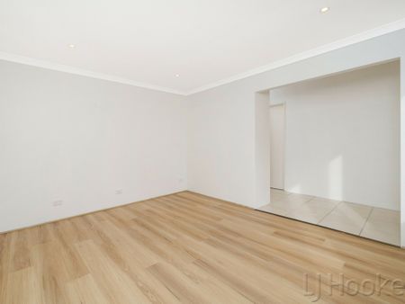 Large Family Home In Fantasic Location - Photo 4