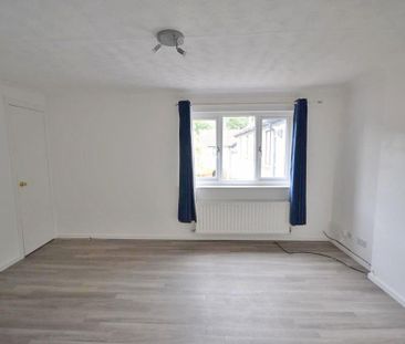2 bedroom maisonette to rent - Photo 2
