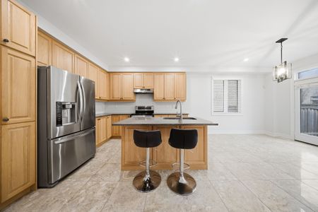 For Lease - 292 Poetry Drive, Vaughan, Ontario - Photo 2