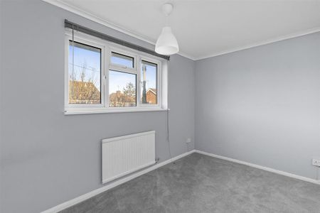 2 bedroom semi-detached house to rent - Photo 3