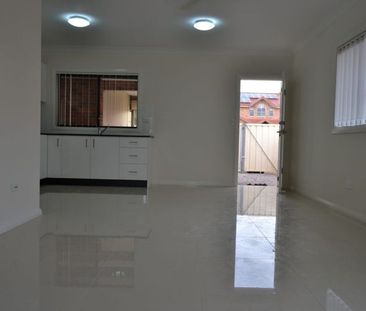MODERN GRANNY FLAT WITH LOCK UP GARAGE !!! - Photo 2