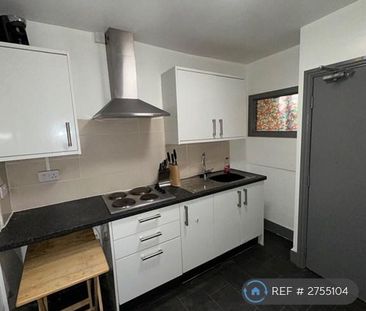 3 bedroom flat to rent - Photo 3