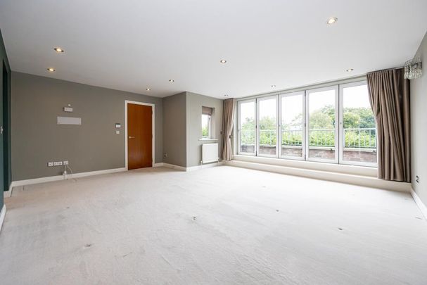 8 bedroom detached house to rent - Photo 1