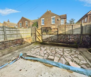 2 bedroom house to rent Latimer Road, Eastbourne, East Sussex, BN22 - Photo 6