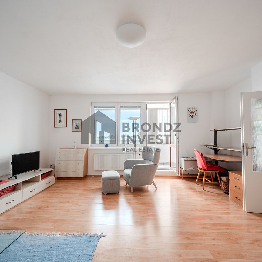 Pronájem bytu 3+1 84 m² - Photo 1