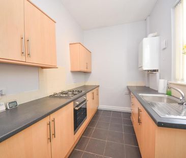 2 bedroom terraced house to rent - Photo 4