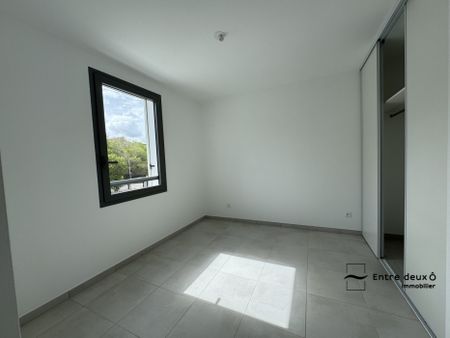 Location Appartement 82.00m² 3 pièces Fort de france - Photo 3