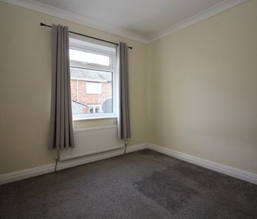 3 Bedroom Mid Terraced House - Photo 5