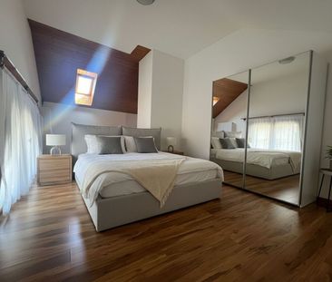 Schönes Duplex-Apartment / 5 Schlafzimmer / 2 Badezimmer / 1 Balkon... - Photo 2
