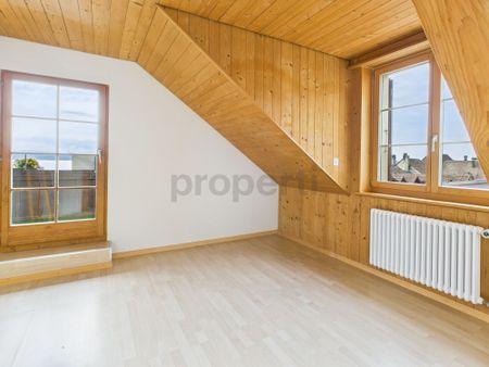 Charming 5.5-room apartment with gallery and lake view in Twann - Photo 3