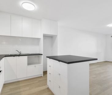GROUND FLOOR UNIT - Photo 4