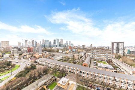 Heritage Unit. Retaining the original style, features and charm, this renovated 4 bedroom apartment to rent in the highly anticipated Balfron Tower. - Photo 2