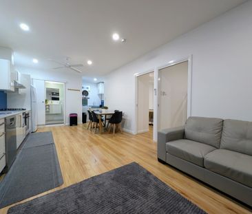 Fully Furnished Home, a short walk to Lake MacQuarie & Cams Wharf T... - Photo 2