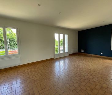 Location Maison 5 pièces 103m² BELLERIVE SUR ALLIER 03700 - Photo 1