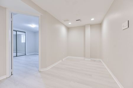 For Lease - 54 Chapel Park Square, Toronto, Ontario - Photo 2