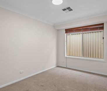 Immaculately Presented Family Home in Prime Glenwood Location! - Photo 1