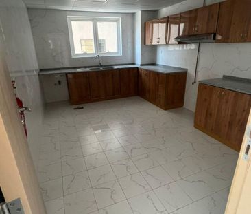 First tenant , 3BR hall , Tilal , free parking - Photo 4