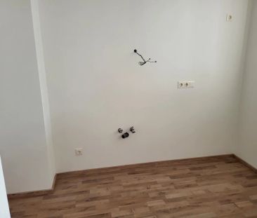 unbefristete 2-Zimmer-Wohnung mit großer Freifläche - 3. Zimmer mög... - Photo 2