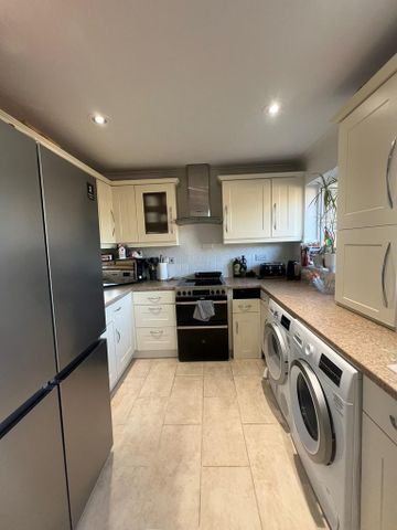 1 bedroom in a house share to rent - Photo 3