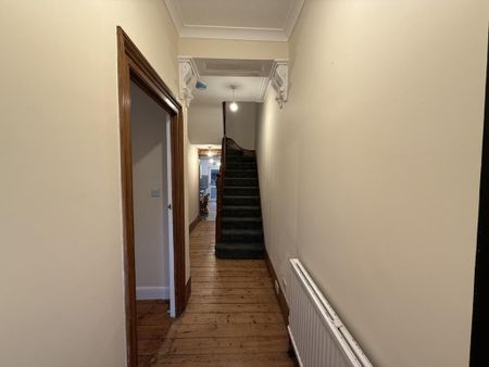 3 bedroom end of terrace house to rent - Photo 4