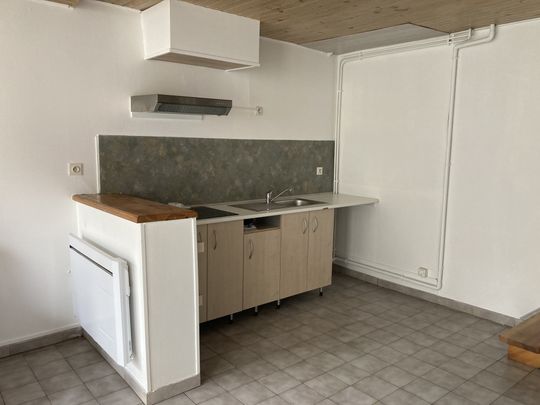 T2 EN DUPLEX AVEC TERRASSE - TARARE - Photo 1