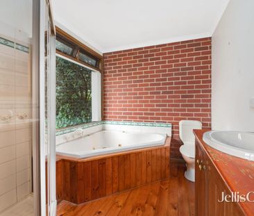 When location counts, central and quiet! - Photo 4