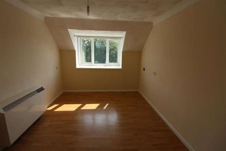 Manor Park Hous, Bullar Road, Southampton, SO18 - Photo 5