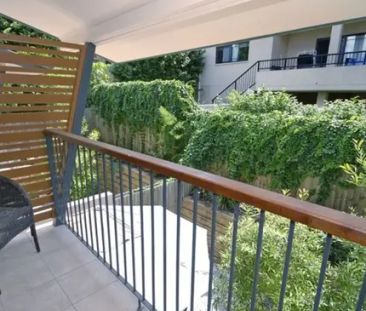 Freshly Updated Townhouse in Prime St Lucia Location! - Photo 6