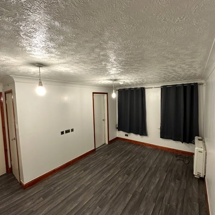 Studio Flat, Marsh Close, LE4 - Photo 1