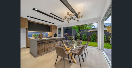 Charming Family Home in the Heart of Paddington - Photo 3