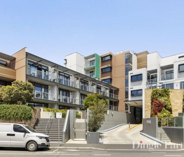 UNFURNISHED Modern Luxury One Bedroom Apartment! - Photo 4