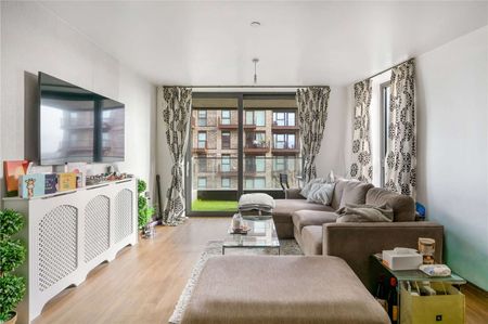 Spacious two bedroom, two bathroom apartment providing luxury living accommodation. - Photo 2