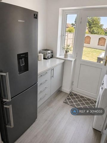 1 bedroom in a house share to rent - Photo 5