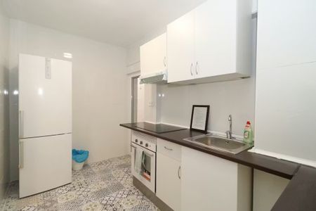 Carrer del Pintor Ferrandis, Valencia, Valencian Community 46011 - Photo 4