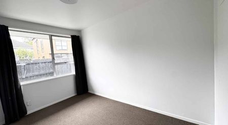 2 Bedroom Unit in St Albans - Photo 2