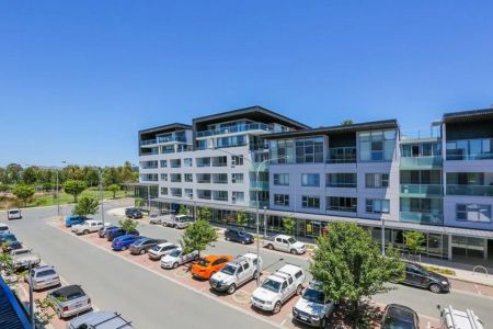 Fully Furnished & Equipped 2 Bedroom Apartment on the Kingston Foreshore - Photo 3