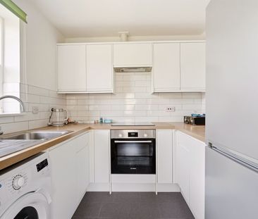 Available part-furnished from 28/04/2026 - Photo 2