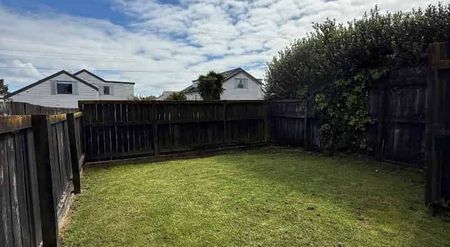 Lovely 2 bedroom home in Te Atatu - Photo 5